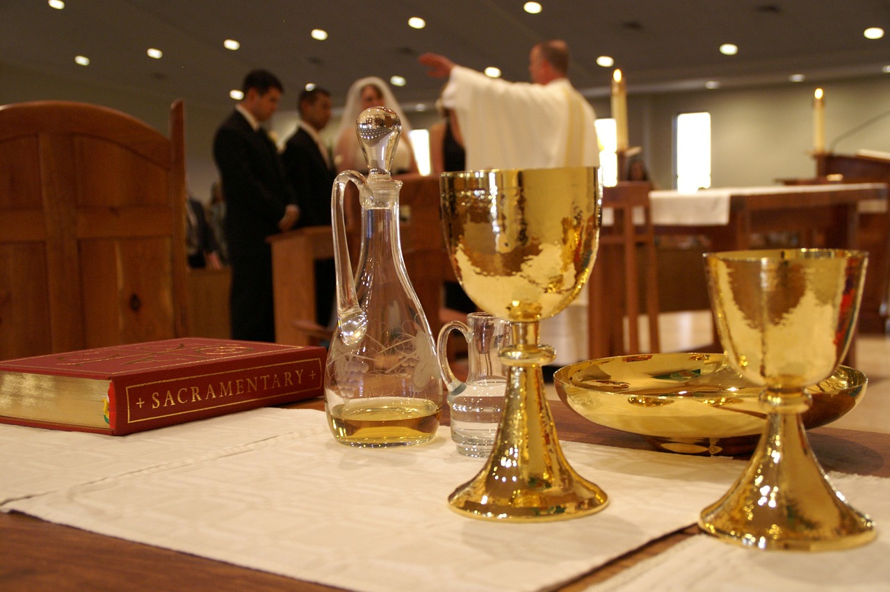 sacrament, table, church-338987.jpg